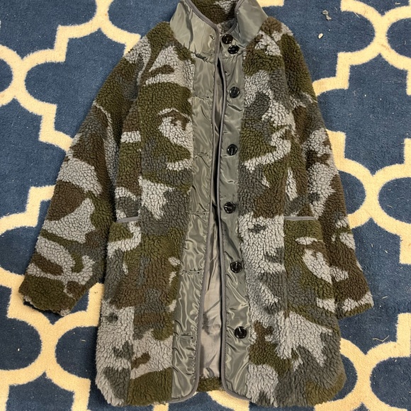 American Eagle Coat - Picture 1 of 3